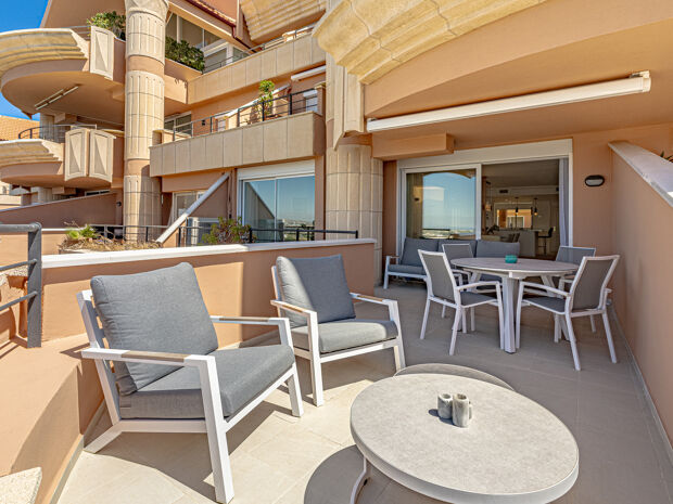 Apartamento en Magna Marbella con vistas al mar y a África