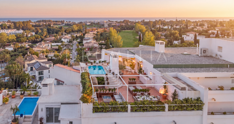 Stunning newly renovated penthouse with 360º views of the sea, golf and La Concha mountain in Guadalmina Alta – Long-Term Rental
