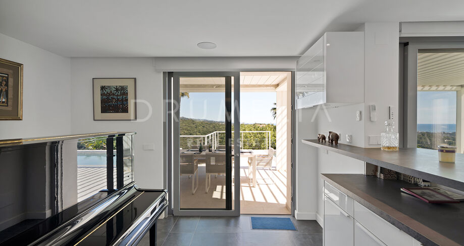 Renovierte Villa zum Verkauf in Las Lomas de Nueva Andalucía, Marbella
