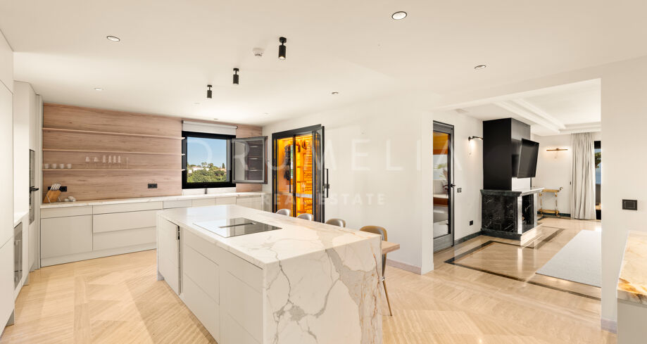 Dwupoziomowy Penthouse z Widokiem na Morze w Monte Paraiso, Marbella Golden Mile