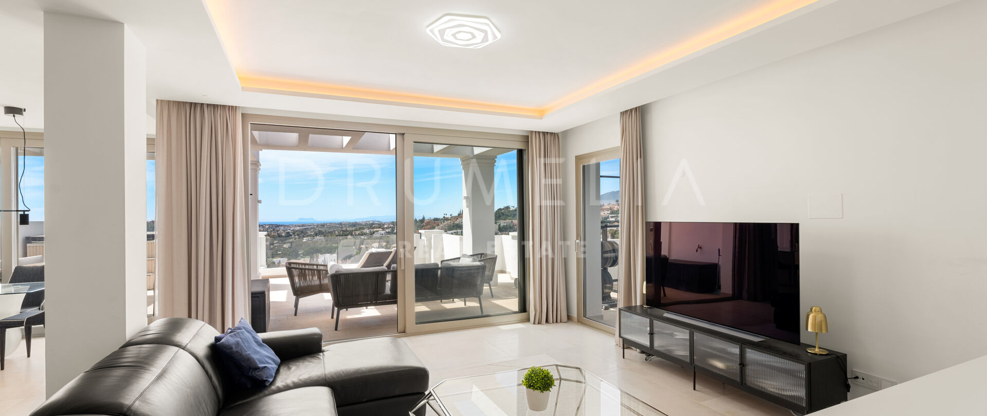 3-bedroom apartment with panoramic sea and mountain views in 9 Lions Residences, Nueva Andalucía