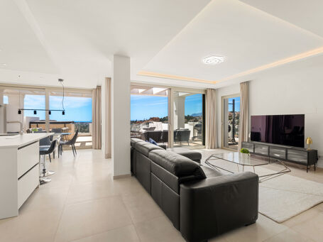 3-pokojowe mieszkanie z panoramicznym widokiem na morze i góry w 9 Lions Residences, Nueva Andalucía