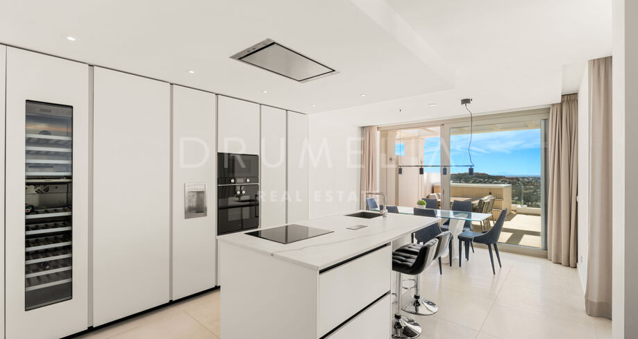 3-pokojowe mieszkanie z panoramicznym widokiem na morze i góry w 9 Lions Residences, Nueva Andalucía