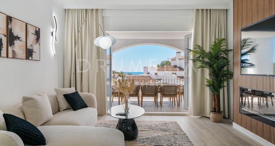 Renovert 3-roms leilighet med hav- og golfutsikt i Altos de La Quinta, Benahavís