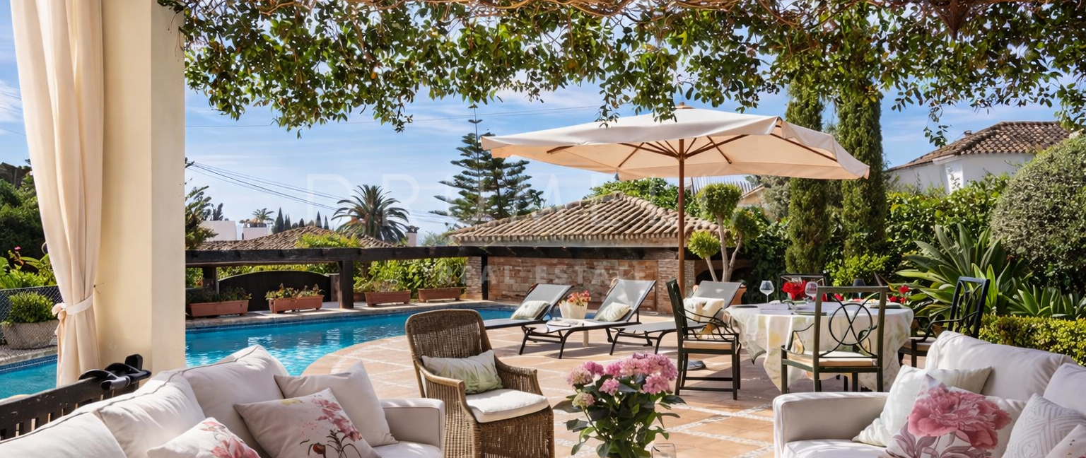 Four-bedroom villa with private pool and sea views in El Higueral, Marbella