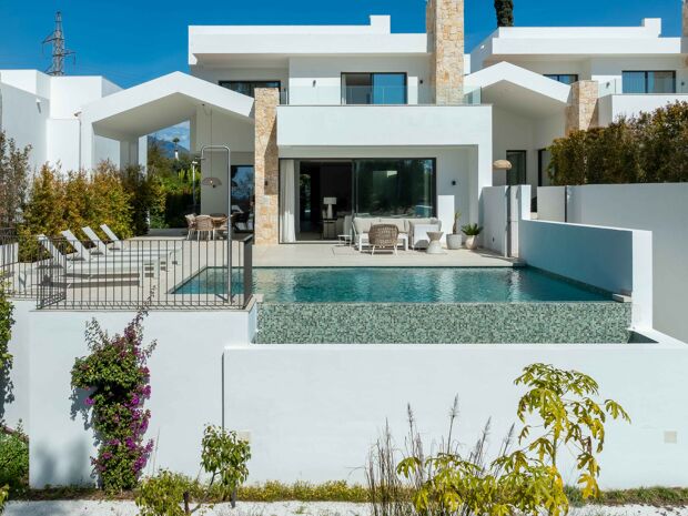 Moderne villa met 5 slaapkamers met privé zwembad, grote terrassen en kelder in San Pedro de Alcántara