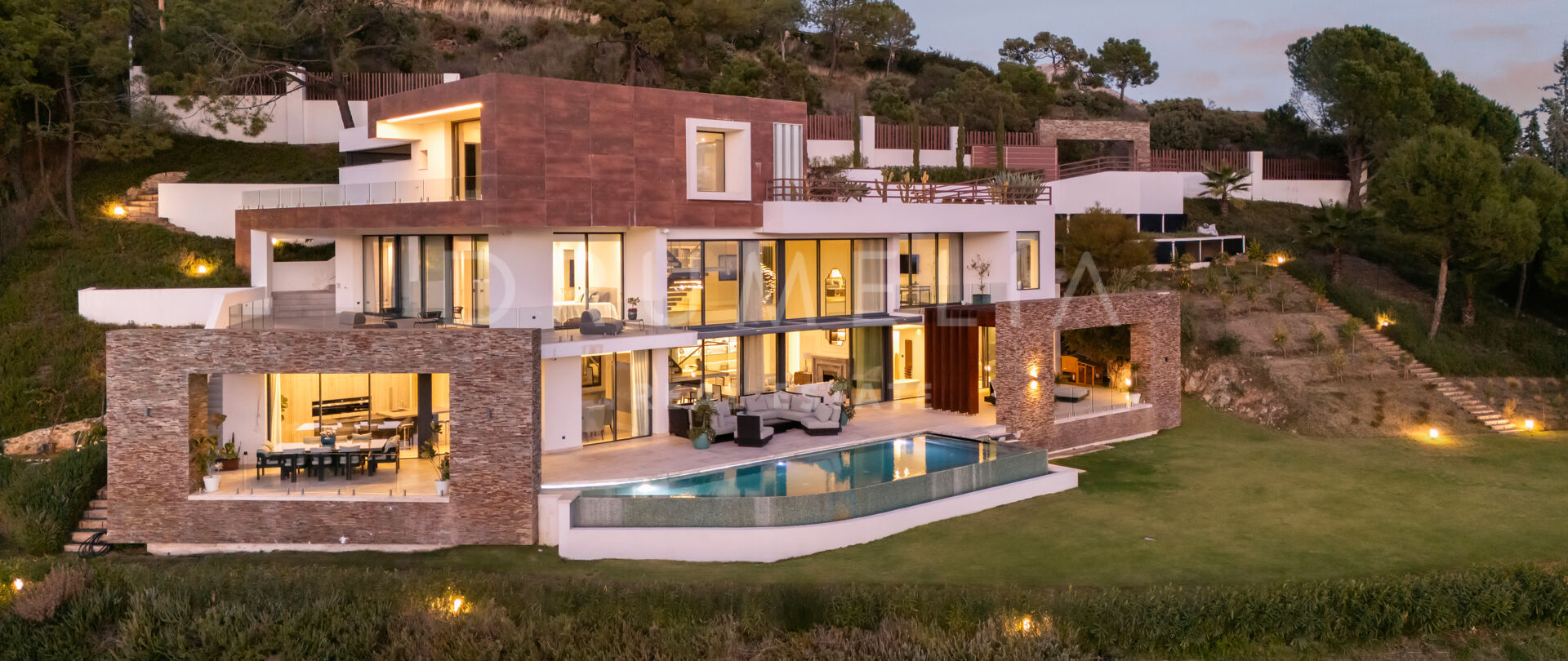 Modern villa with panoramic sea and mountain views in El Madroñal, Benahavís