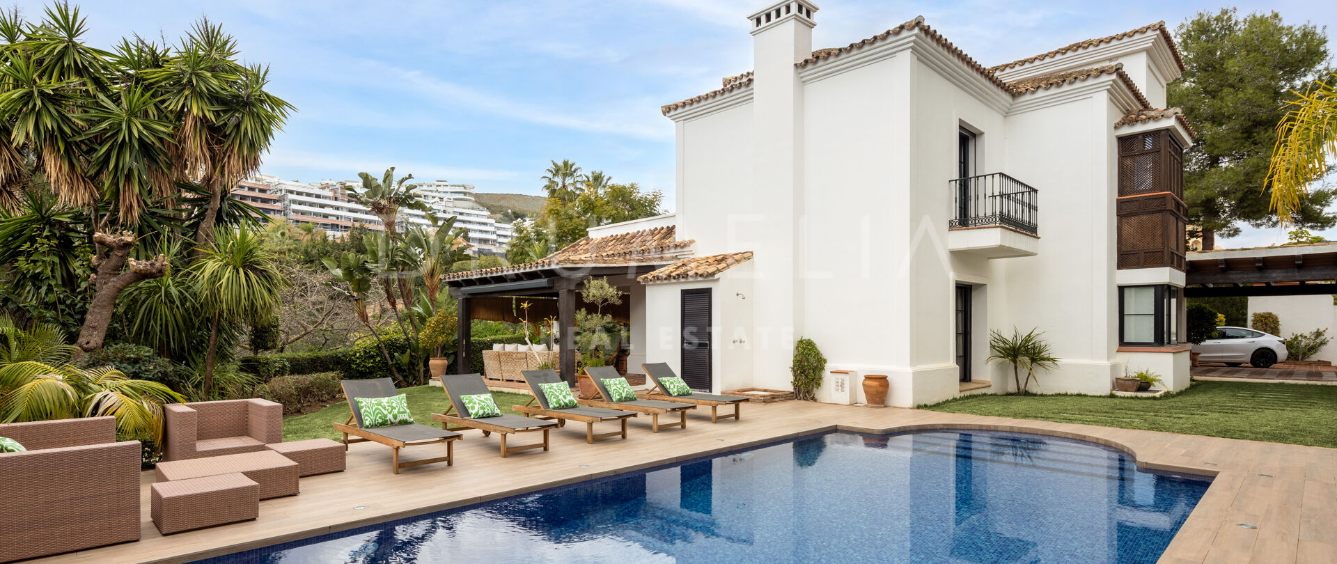 Villa with golf views, private pool, and 4 bedrooms in La Quinta, Benahavís