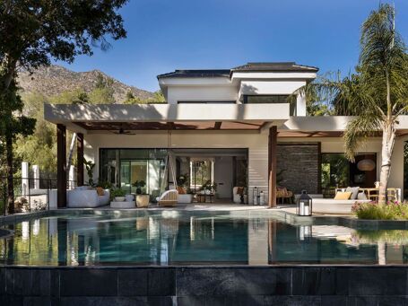 Detached villa, renovated with oriental design in Marbella Hill Club