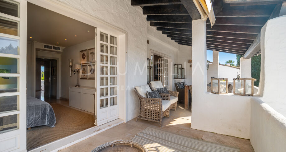 Penthouse with terrace in Puente Romano II, Golden Mile