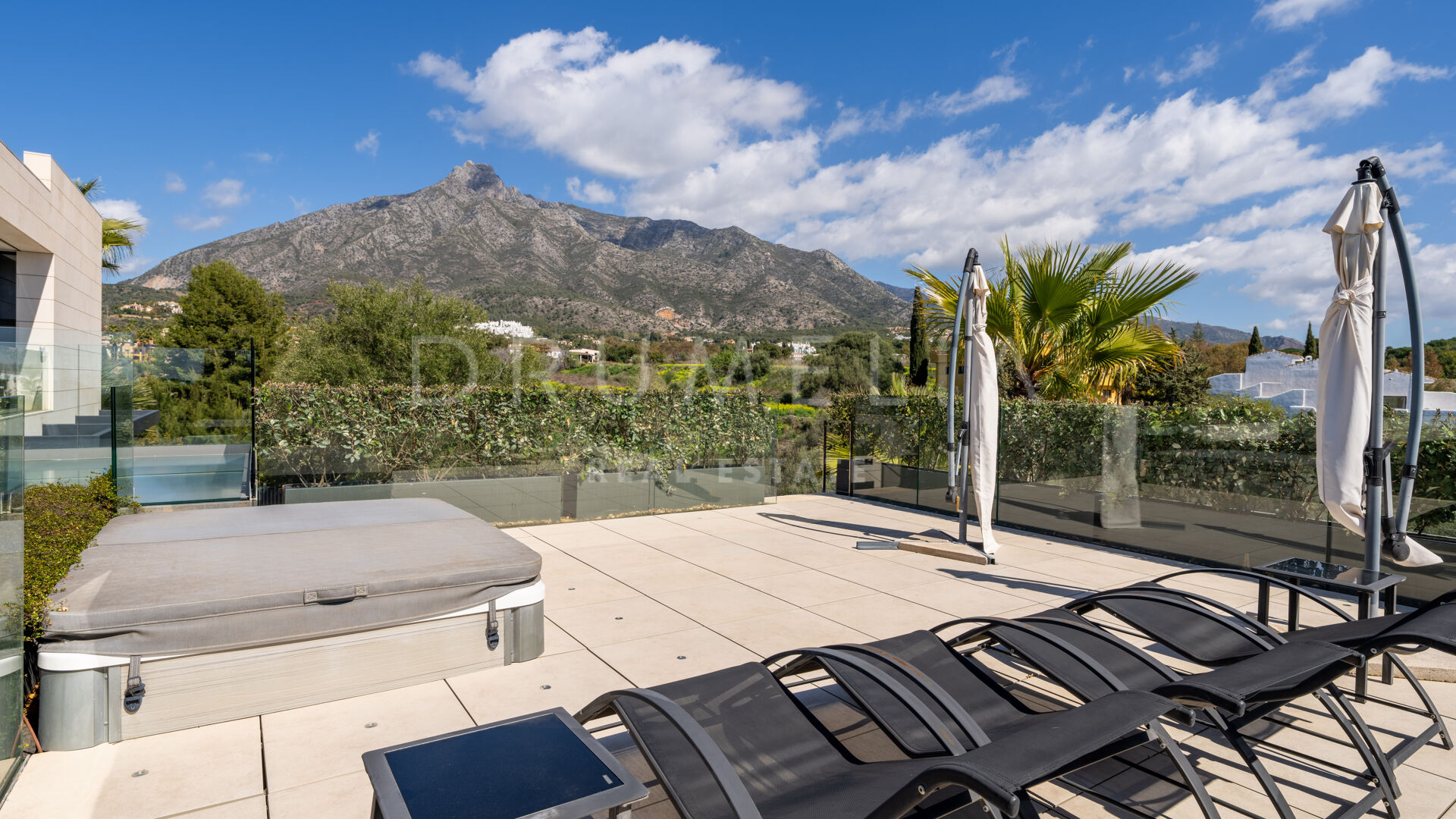 Outstanding New Contemporary Style Luxury House, Golden Mile, Marbella