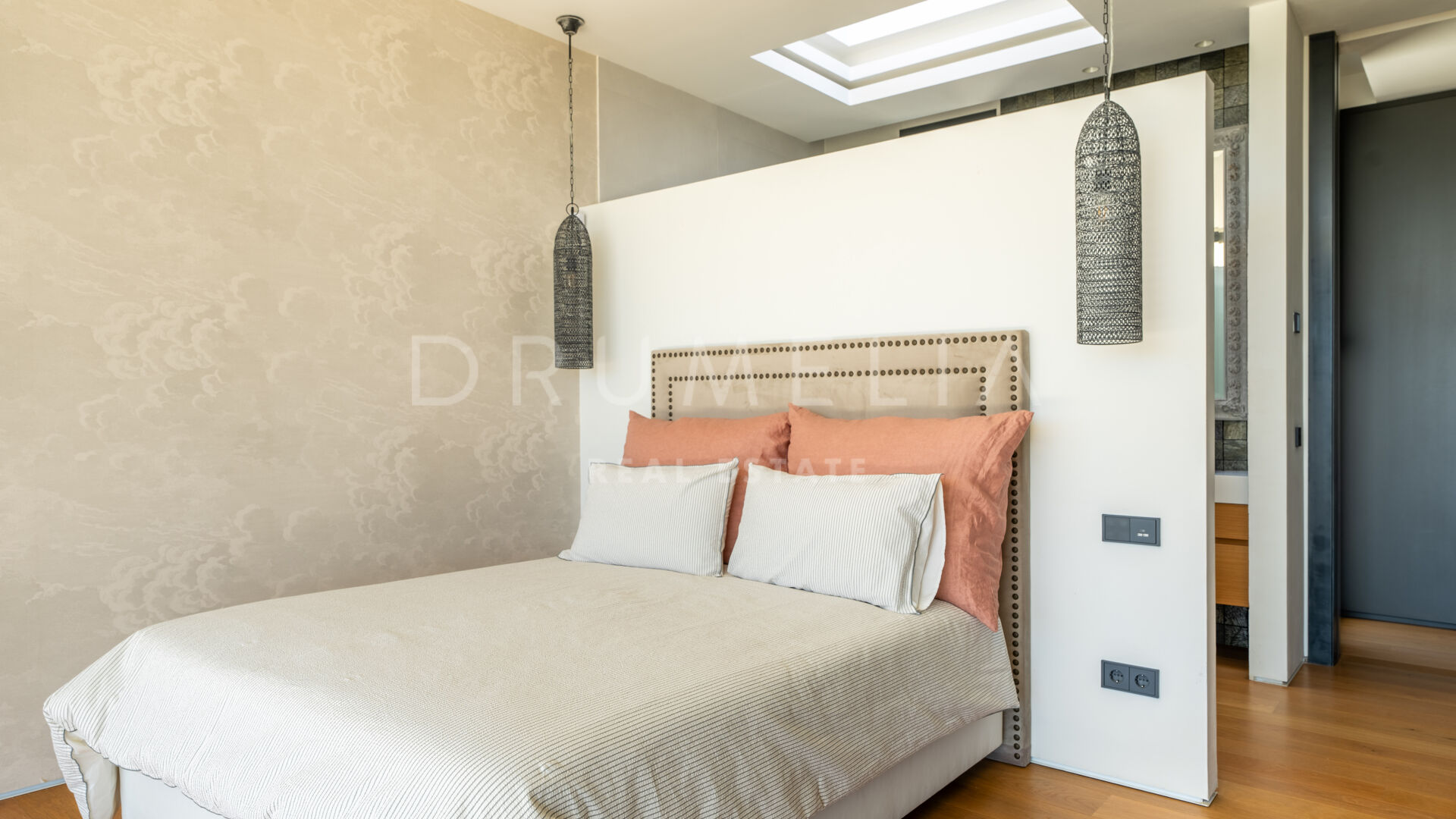 Outstanding New Contemporary Style Luxury House, Golden Mile, Marbella