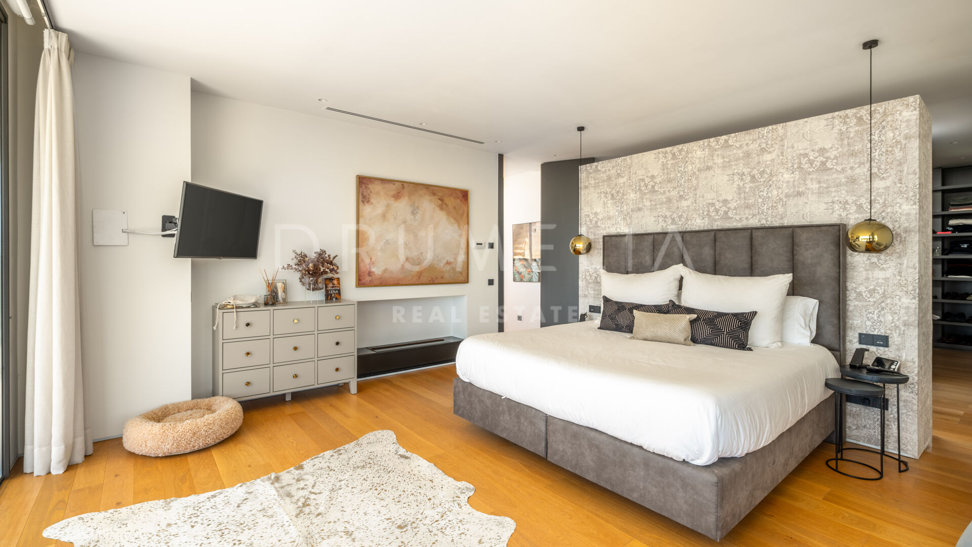 Outstanding New Contemporary Style Luxury House, Golden Mile, Marbella