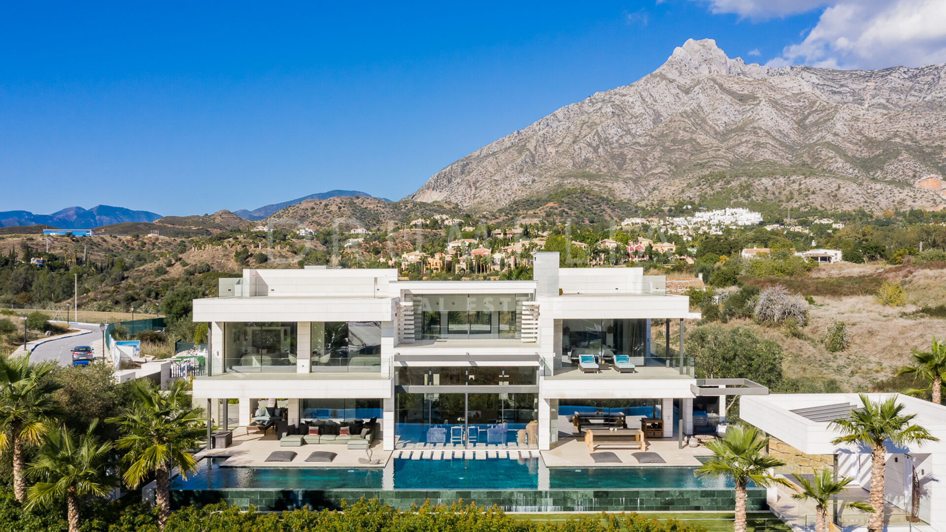 Outstanding New Contemporary Style Luxury House, Golden Mile, Marbella