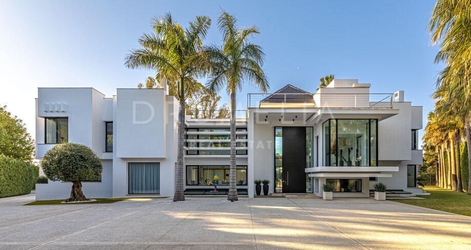 Contemporary villa for sale in Guadalmina Baja, San Pedro