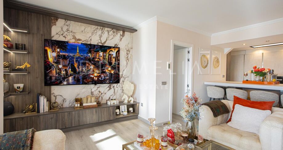 Apartamento con vistas al mar y al golf en Los Flamingos, Benahavís