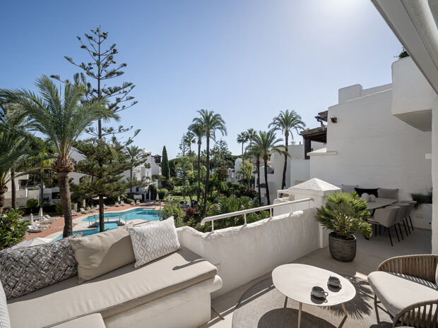 Frontline beach duplex penthouse with sea views on Marbella’s Golden Mile