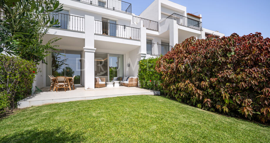 Renoverad radhus i frontläge vid golfbanan i La Quinta med panoramautsikt