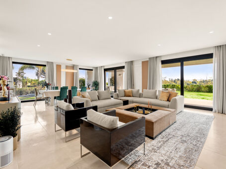 Lyxig markplansdublex med privat trädgård i Hacienda de Valderrama, Sotogrande