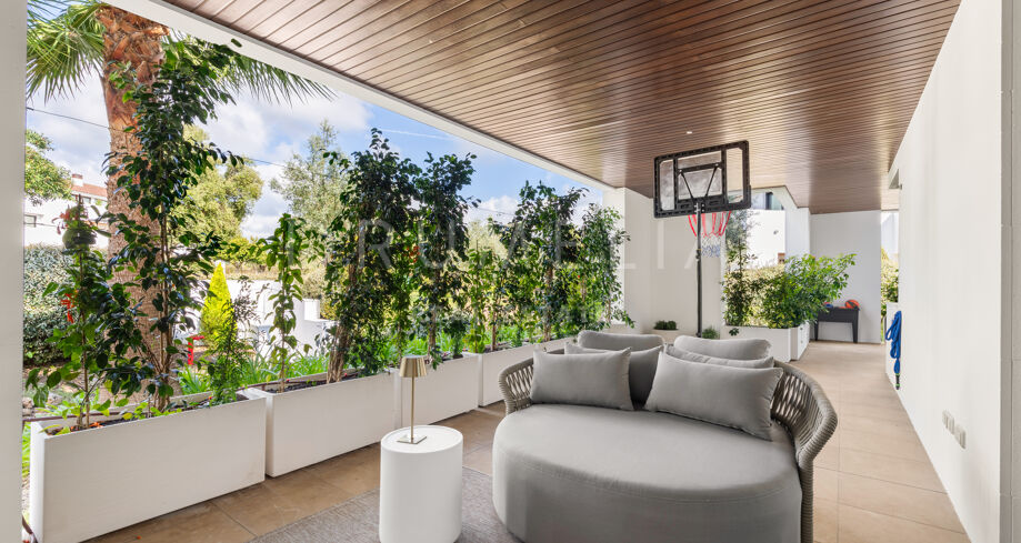 Luksusowy dwupoziomowy apartament na parterze z prywatnym ogrodem w Hacienda de Valderrama, Sotogrande