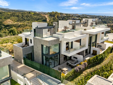 Villa moderne à Río Real avec vue sur la mer et piscine privée