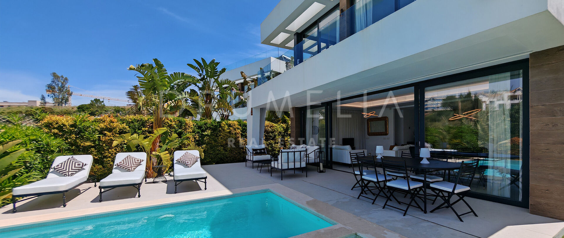 Contemporary Frontline Golf Villa with Open Views in La Resina, Estepona