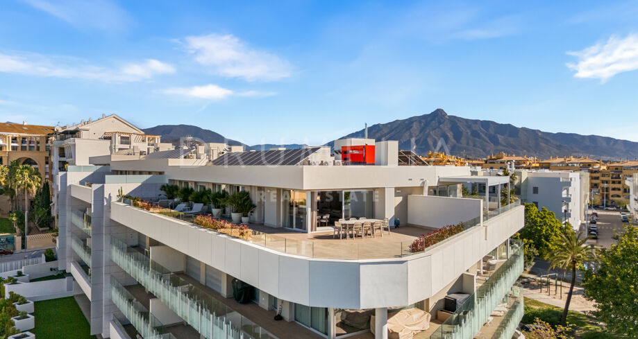 Nieuwgebouwde Penthouse in San Pedro de Alcántara met Groot Terras
