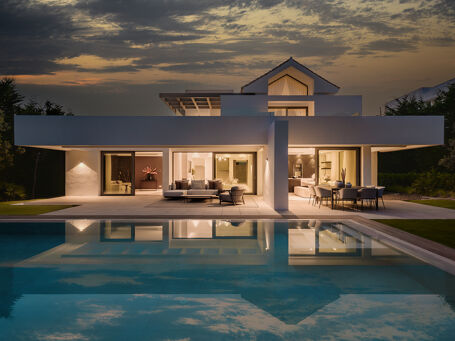 Eigentijdse villa met zwembad in El Paraíso, New Golden Mile