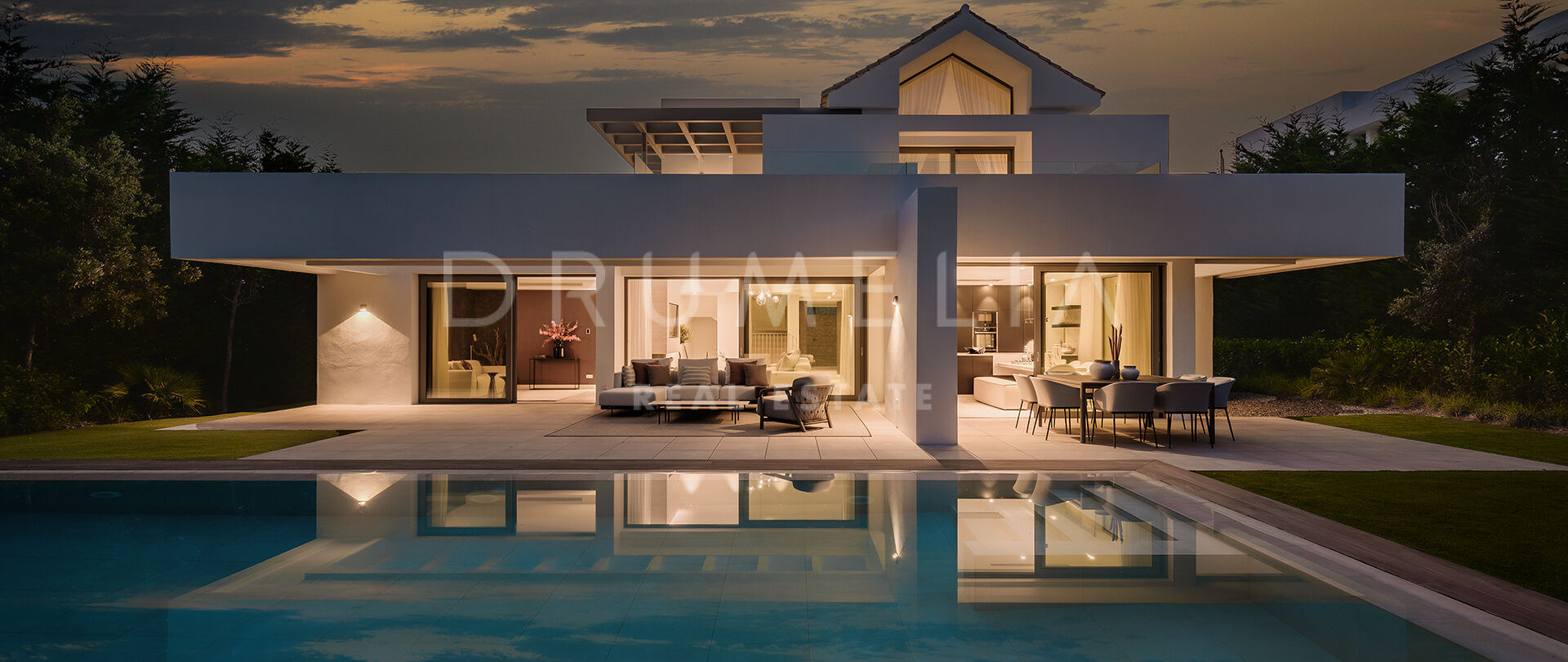 Contemporary villa with pool in El Paraíso, New Golden Mile
