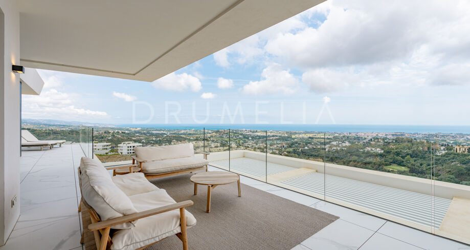 3-bedroom apartment with terrace in Byu Hills, Benahavís