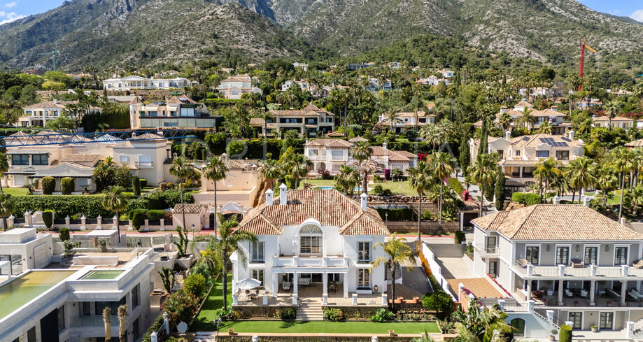 Elegante klassische Villa mit Meerblick in Sierra Blanca, Marbella