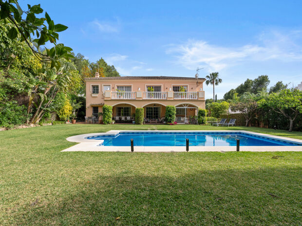 Charming 5-Bedroom Andalusian Villa with Private Pool in Atalaya Río Verde, Marbella