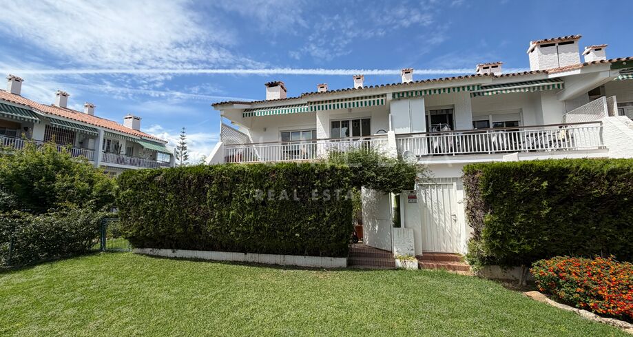Corner ground floor apartment with terrace in Nagüeles, Marbella