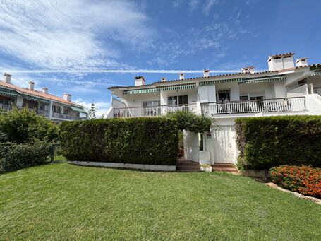 Corner ground floor apartment with terrace in Nagüeles, Marbella