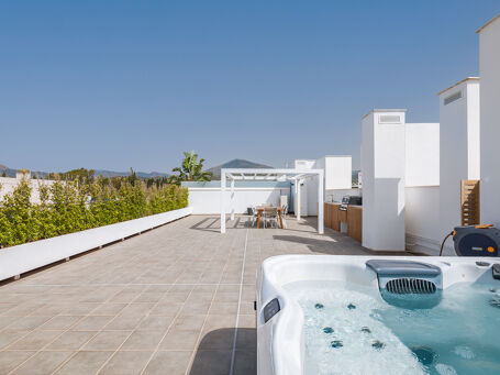 Penthouse moderne avec solarium à San Pedro de Alcántara