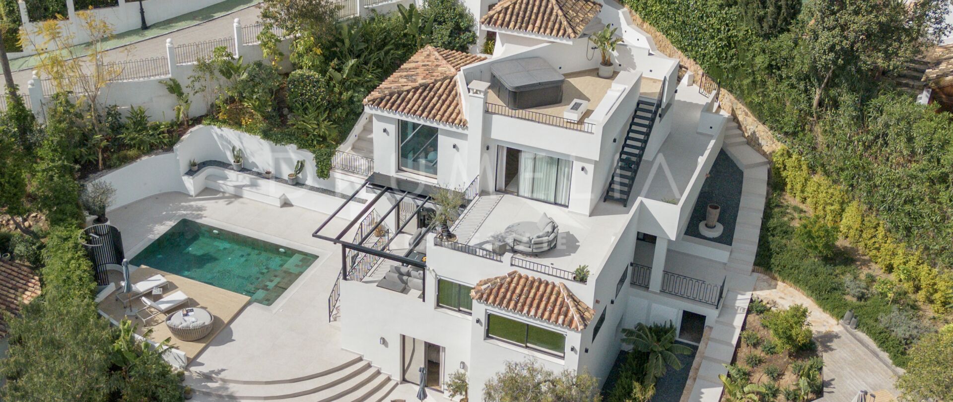 Villa Entièrement Rénovée à Vendre à Nueva Andalucía, Marbella