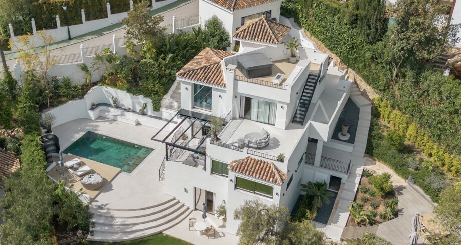 W Pełni Wyremontowana Willa na Sprzedaż w Nueva Andalucía, Marbella
