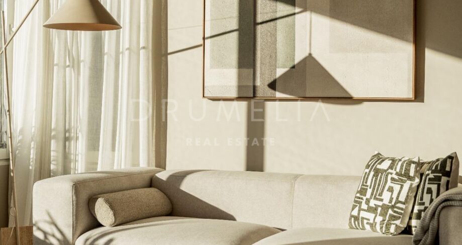 Elegant renovert duplex med golfutsikt i Eagles Village, Benahavís