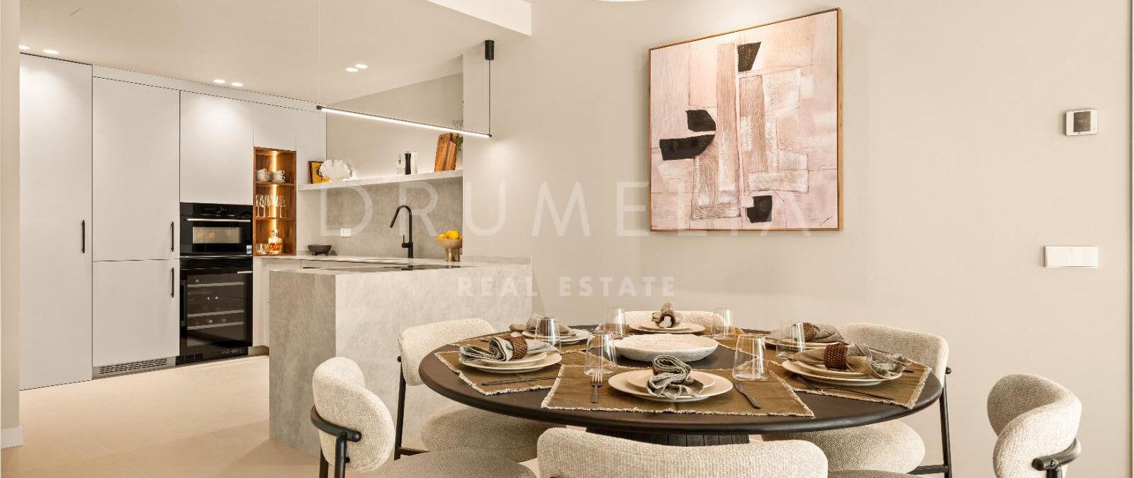 Elegant renovert duplex med golfutsikt i Eagles Village, Benahavís