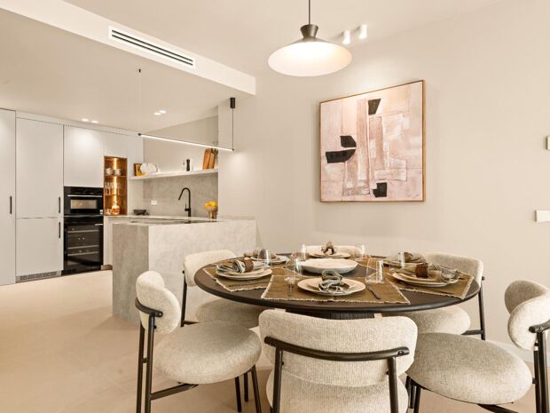Элегантный отремонтированный дуплекс с видом на гольф в Eagles Village, Бенахавис