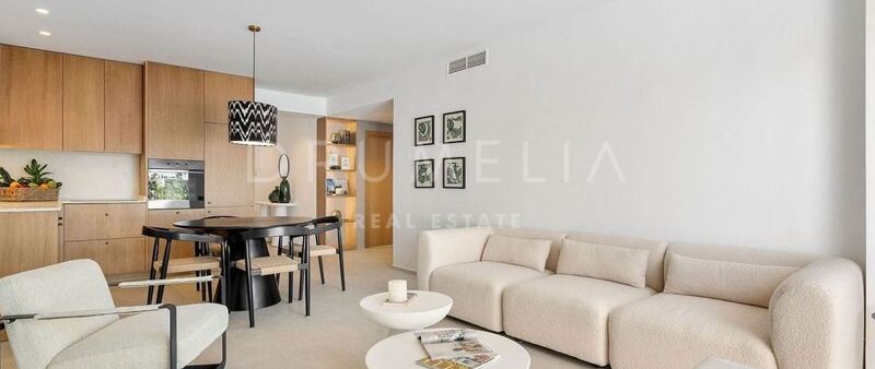 Dwupoziomowy Penthouse na Sprzedaż w Aloha Gardens, Nueva Andalucía