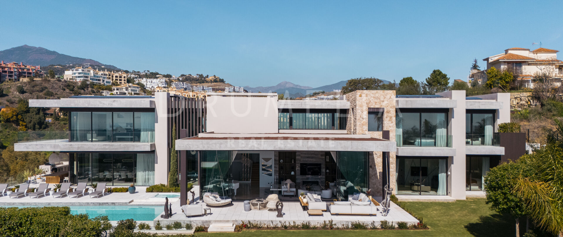 Brand-new beautiful modern luxury villa with panoramic sea views in The Hills, La Quinta, Benahavís