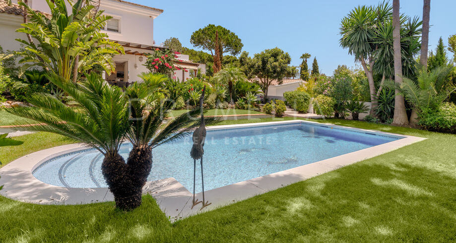 Villa in Los Llanos de Nagüeles. Opportunity for investors near Sierra Blanca, Marbella