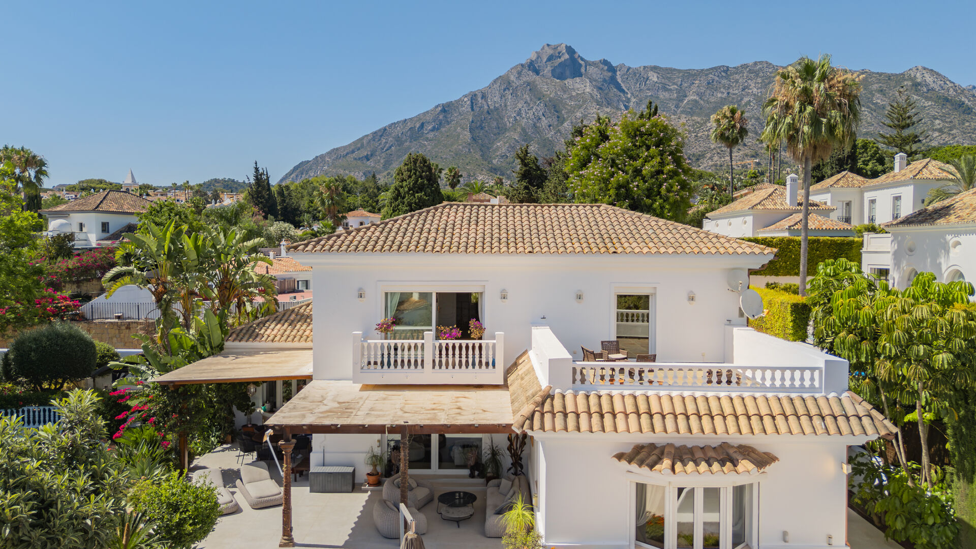 Villa in Los Llanos de Nagüeles. Opportunity for investors near Sierra Blanca, Marbella