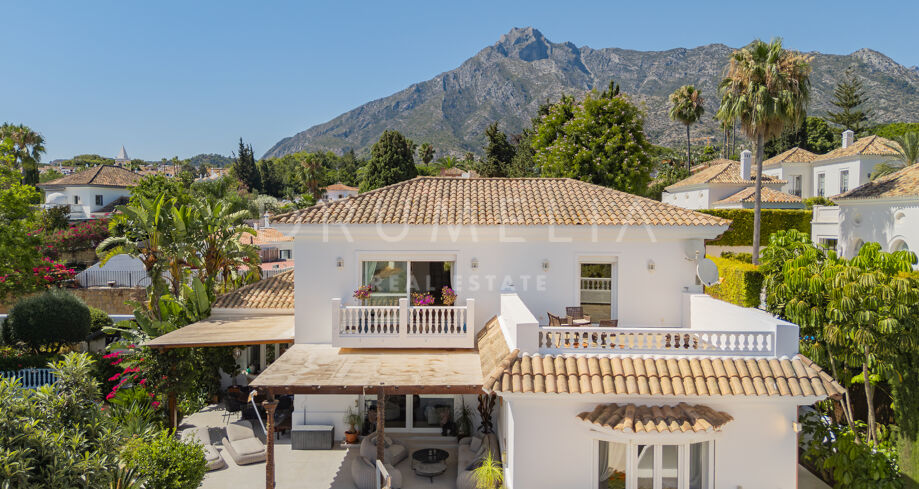 Villa in Los Llanos de Nagüeles. Opportunity for investors near Sierra Blanca, Marbella