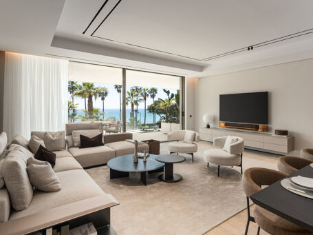 Elegante residencia frente al mar en Tyrian Residences, Estepona