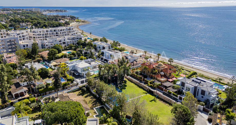 One of two plots near the beach in El Paraiso Barronal with the potential to build two villas