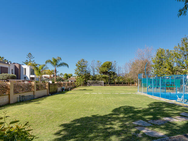 Twee percelen samen te koop nabij het strand in El Paraiso Barronal, met potentieel om twee villa’s te bouwen