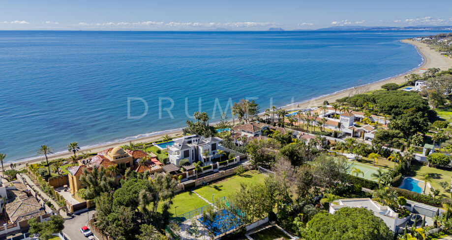 One of two plots near the beach in El Paraiso Barronal with the potential to build two villas