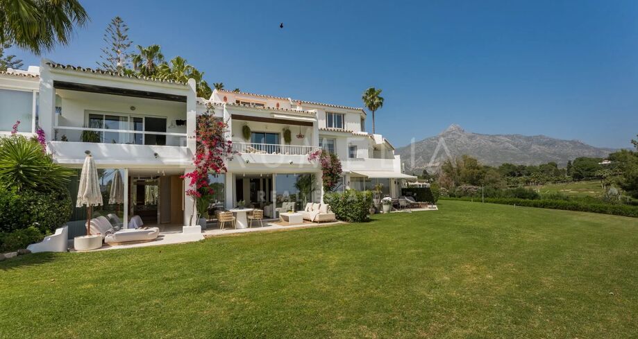 Elegant Apartment in the Heart of Aloha, Nueva Andalucía